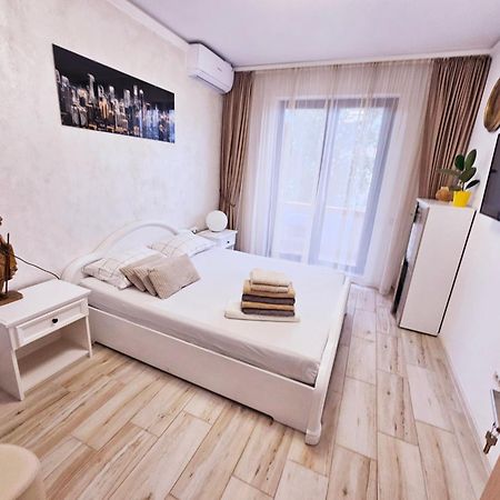 Andrew'S Apartment Central Mamaia Kültér fotó
